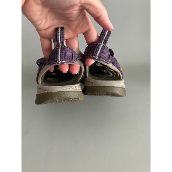 Keens Sandals Youth Size 4 Purple EUC - Picture 4 of 5